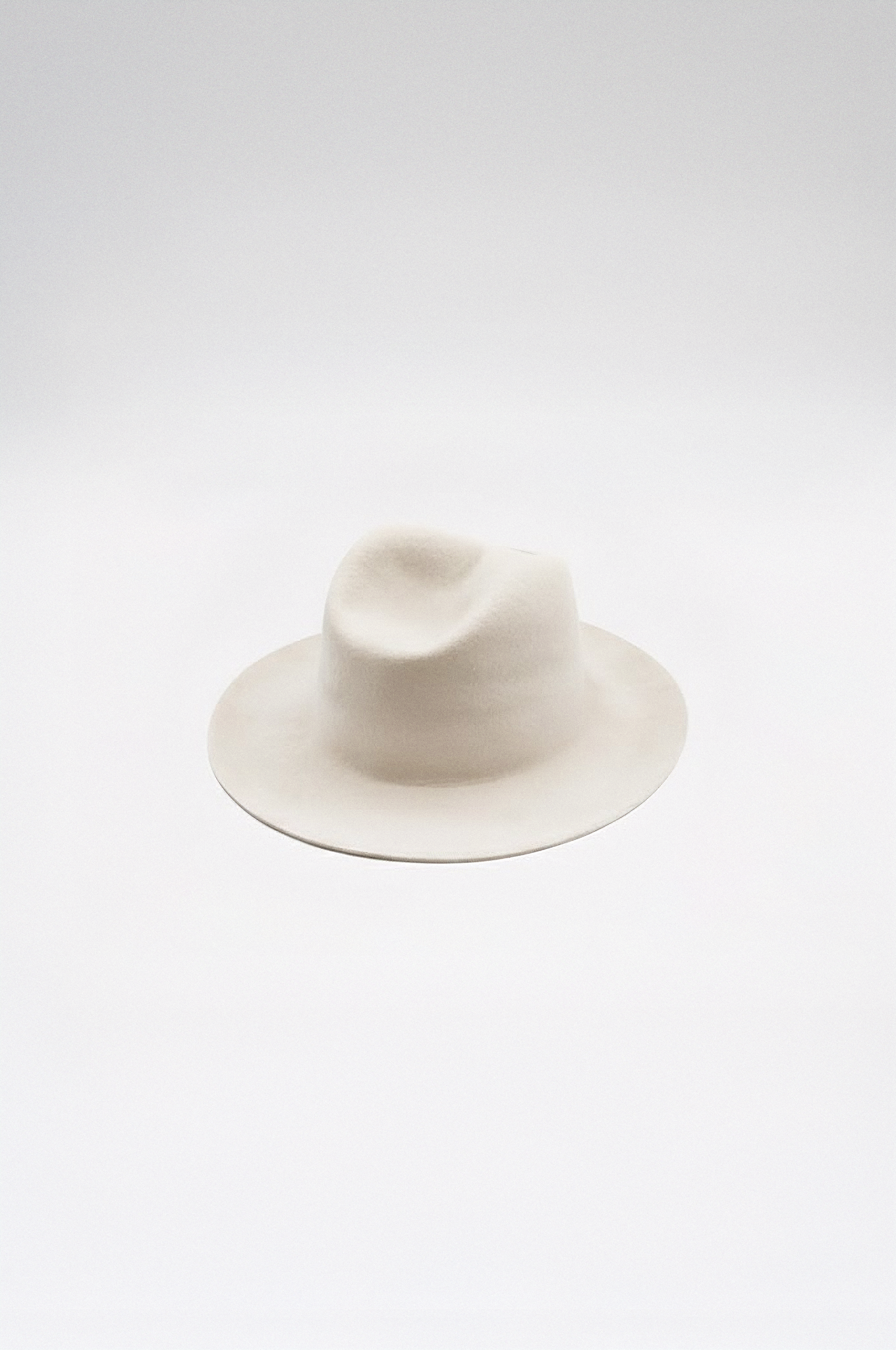 Luno . Ivory White . 7"