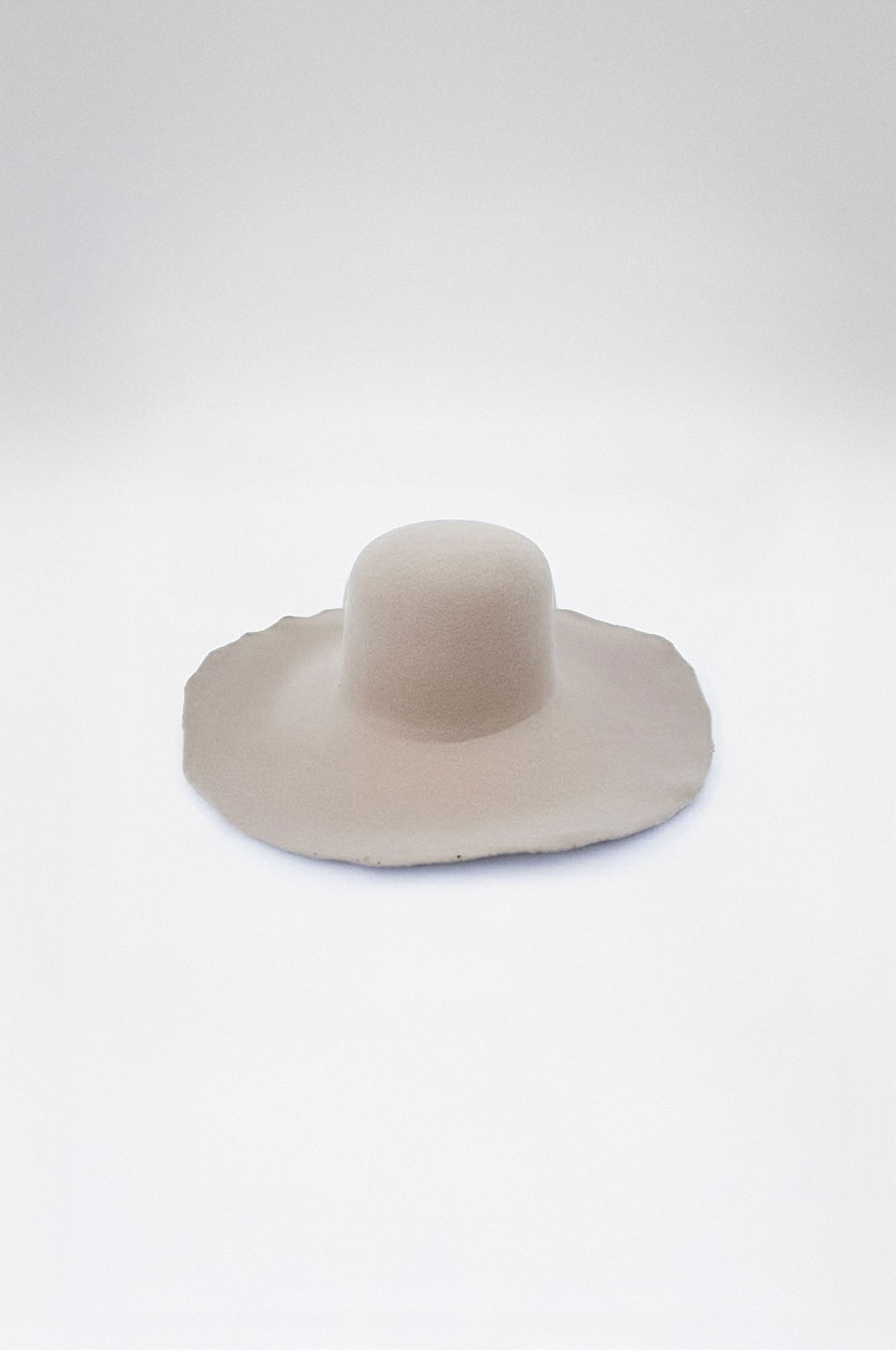 Clara . Cream White . 10”