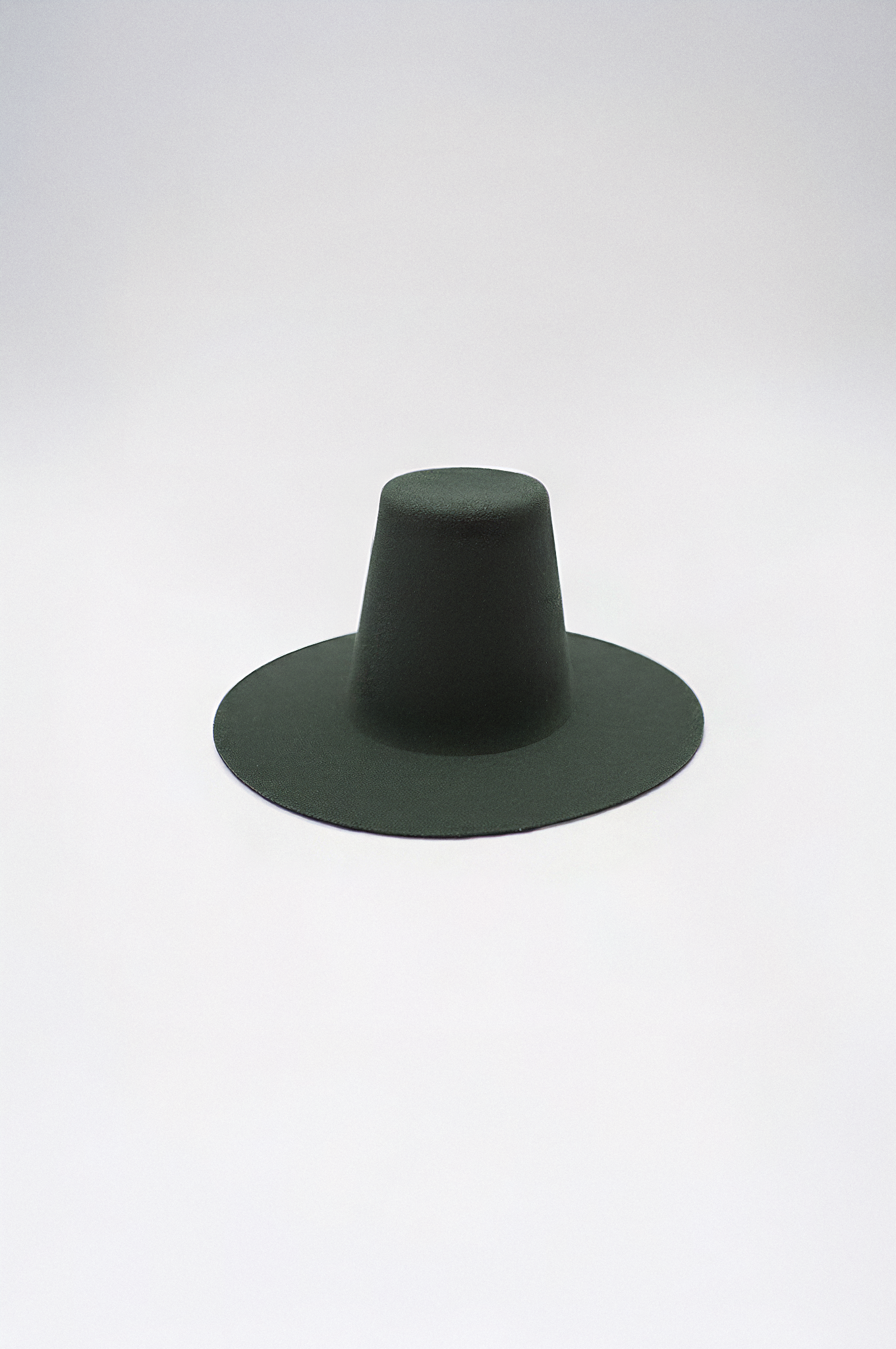 Verta . Deep Olive Green . 9”