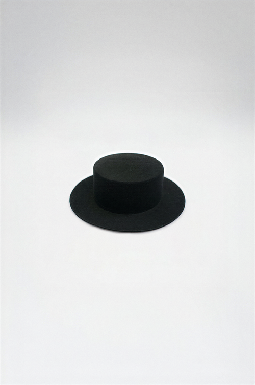 Basal . Absolute Black . 5”